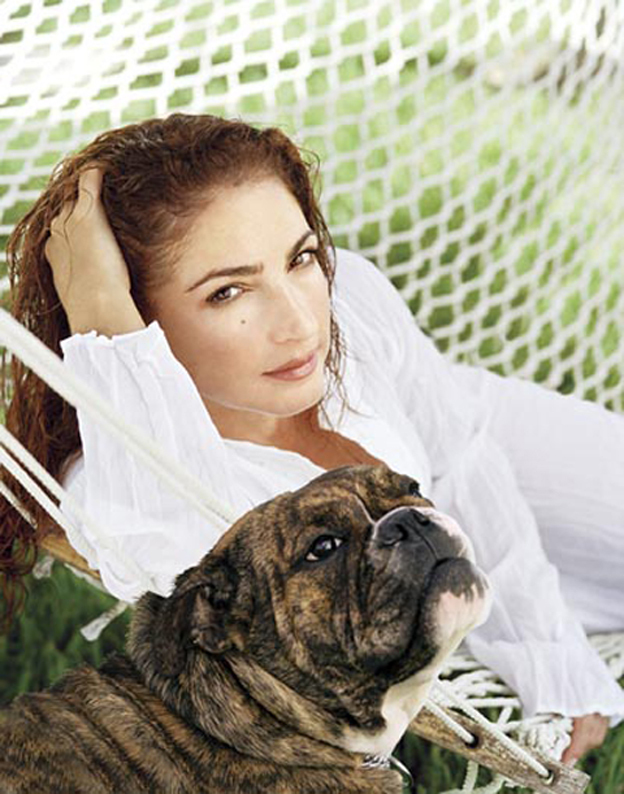 Famous celebrity Gloria Stefan and her English Bulldog
